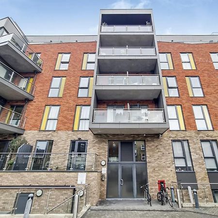 Luxury 2 Bed 2 Bath With Balcony New Build Apartment *South Central London* Extérieur photo
