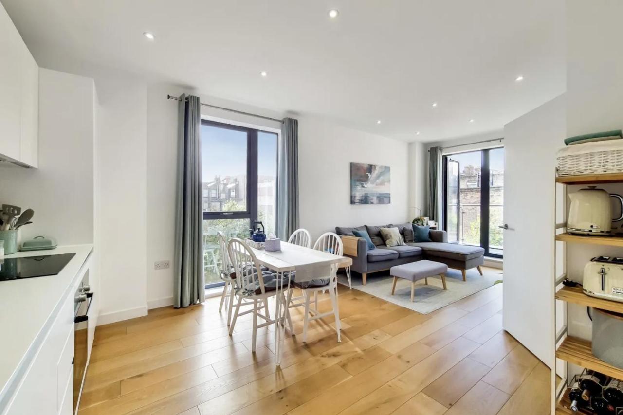 Luxury 2 Bed 2 Bath With Balcony New Build Apartment *South Central London* Extérieur photo